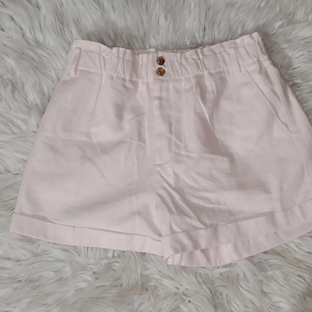 **Forever 21 Plaid Shorts – Light Pink & White, Size M**
